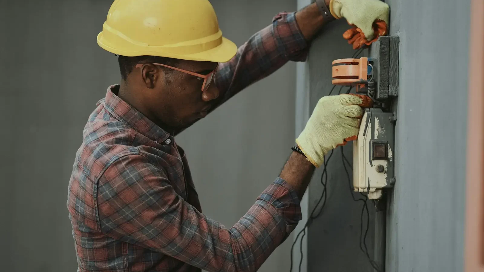 What to Do During an Electrical Emergency